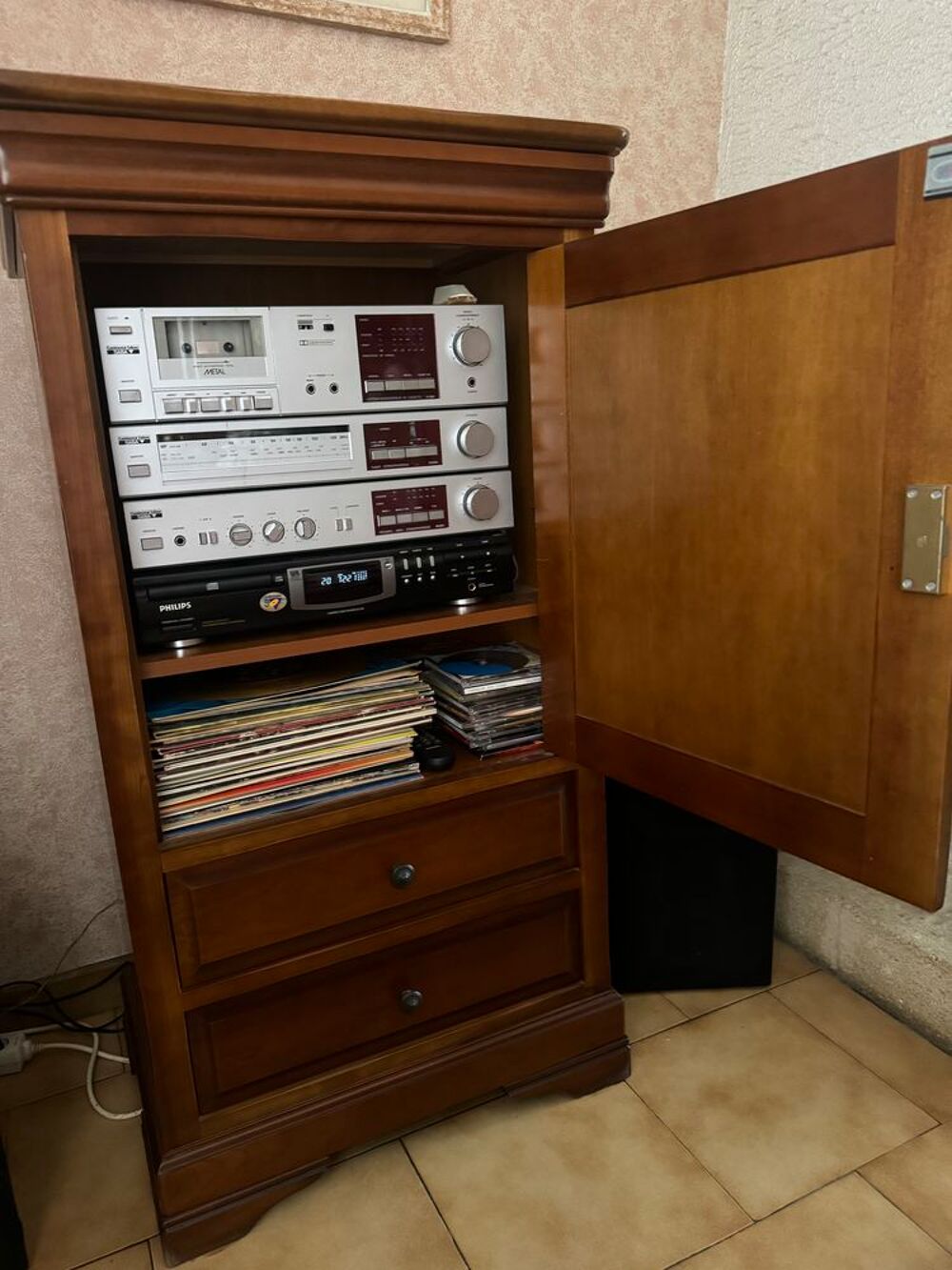 Meuble Hifi &Eacute;l&eacute;gant en Merisier - Tr&egrave;s Bon &Eacute;tat - H1,15 x L0 Meubles