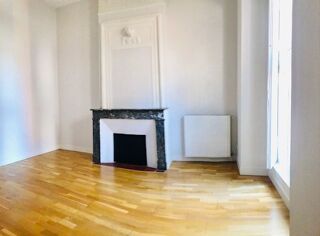  Appartement à louer 4 pièces 94 m²