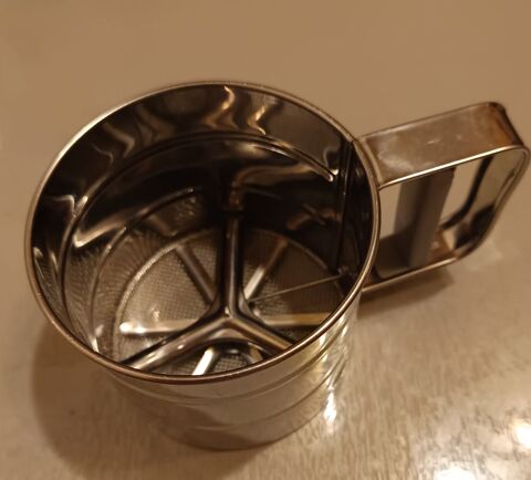 TAMIS A POUDRE EN INOX 10 Mantes-la-Jolie (78)