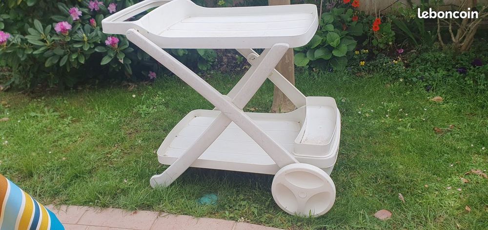 DESSERTE EXTERIEUR Meubles