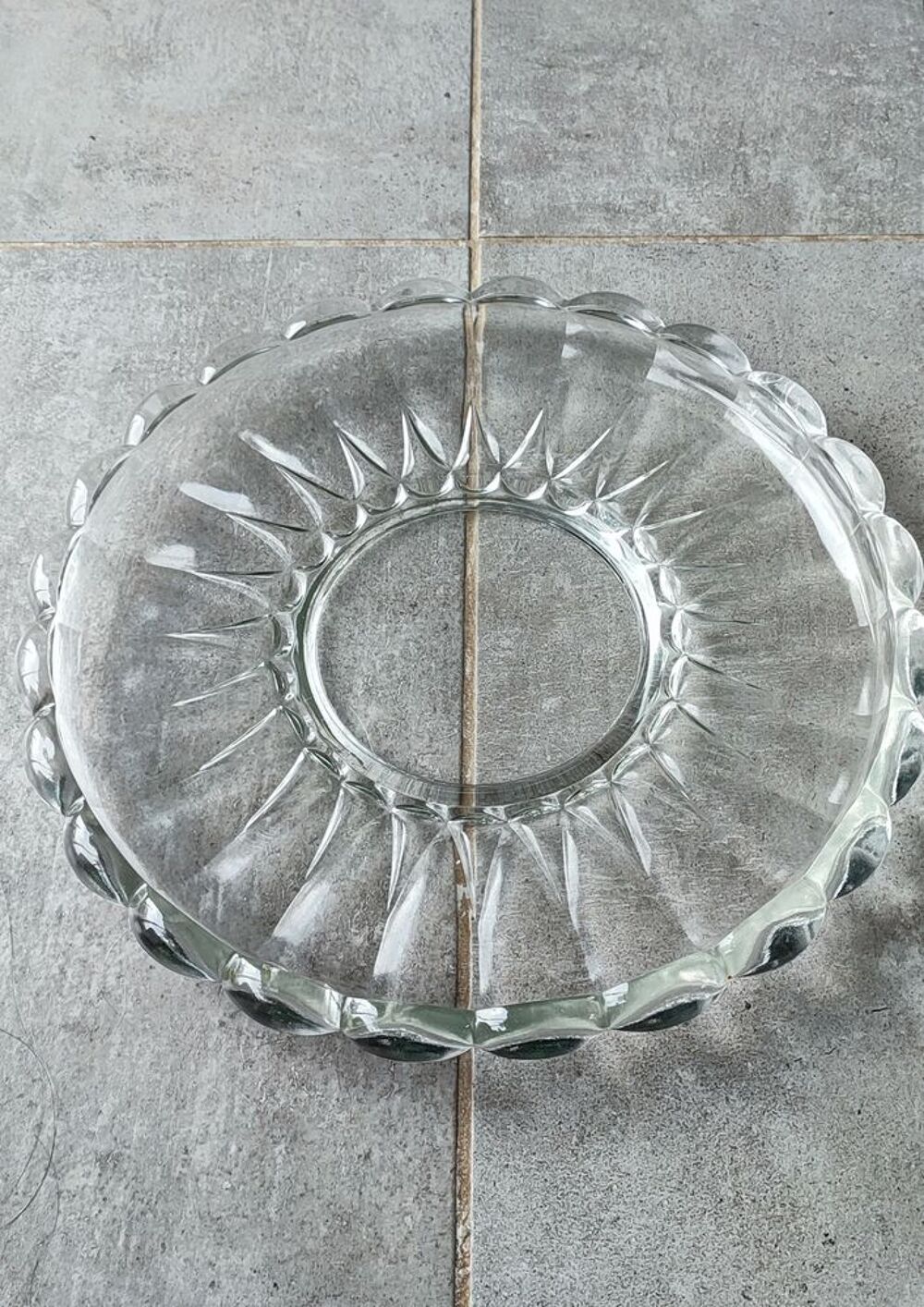 Grand serviteur de table en verre &eacute;pais bull&eacute; 