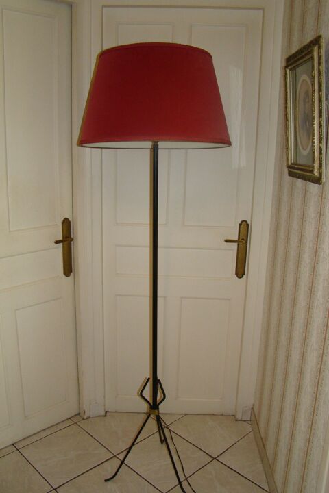 Lampadaire  pied tripode vintage  annes 1950 200 Gargenville (78)