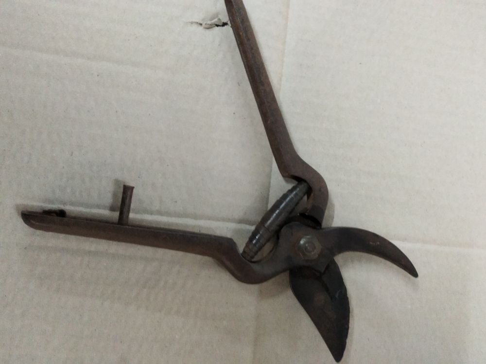 Ancien s&eacute;cateur en acier Bricolage