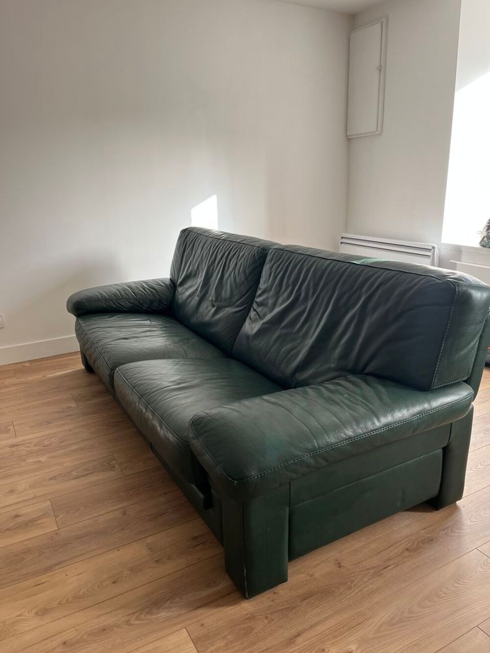Canap&eacute; en cuir bon &eacute;tat 220 cm Meubles