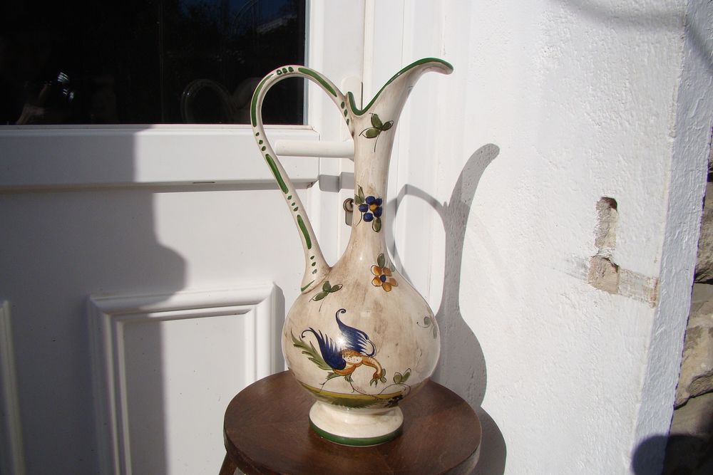Aigui&egrave;re en fa&iuml;ence de Capodimonte Décoration