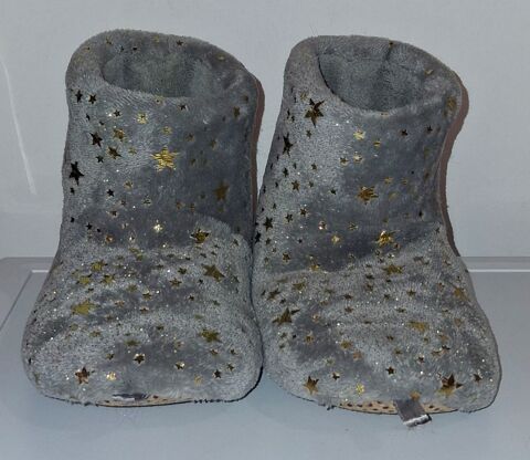 Chaussons velours gris marque Dm taille 29/30 4.5 Villiers (86)