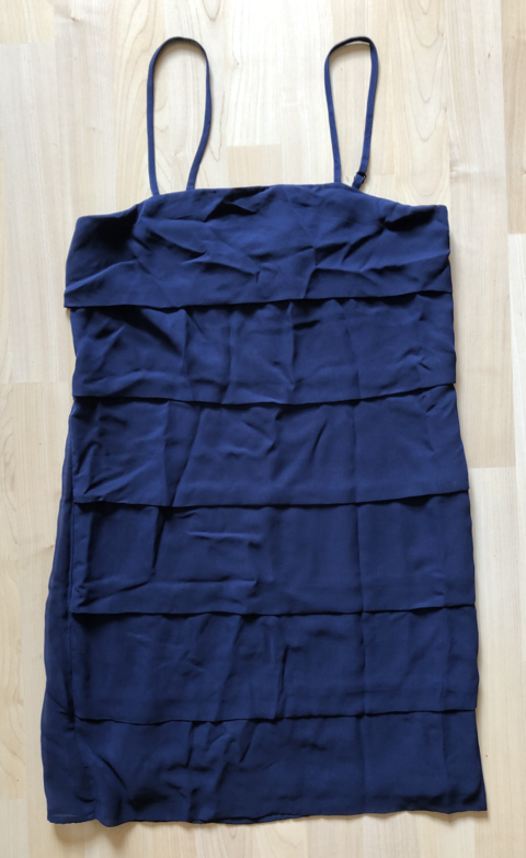 Robe bleu marine avec �tiquette Dracy-le-Fort (71)