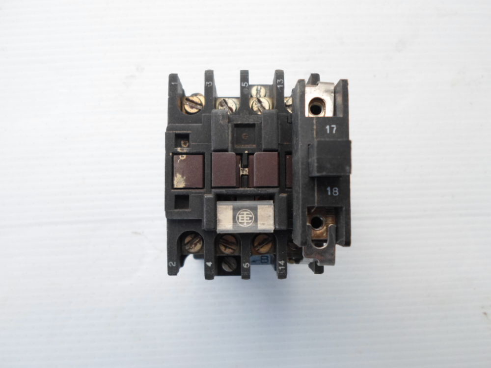 contacteur Legrand 25A tri bobine 380V . Bricolage