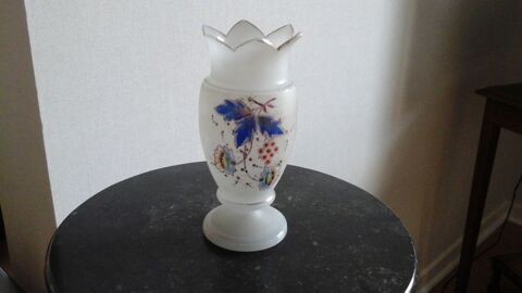 Vase en opaline Angers (49)