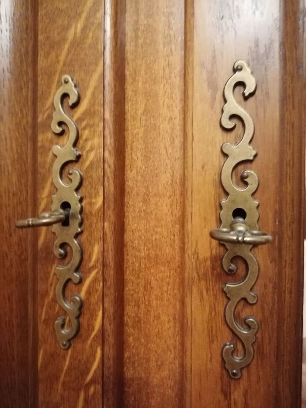 Armoire en ch&ecirc;ne massif 3 portes ? Miroir et 3 tiroirs Meubles