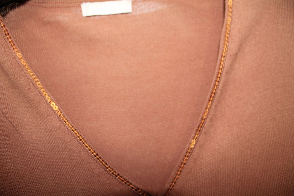 Pull l&eacute;ger marron manches &eacute;vas&eacute;es Vêtements