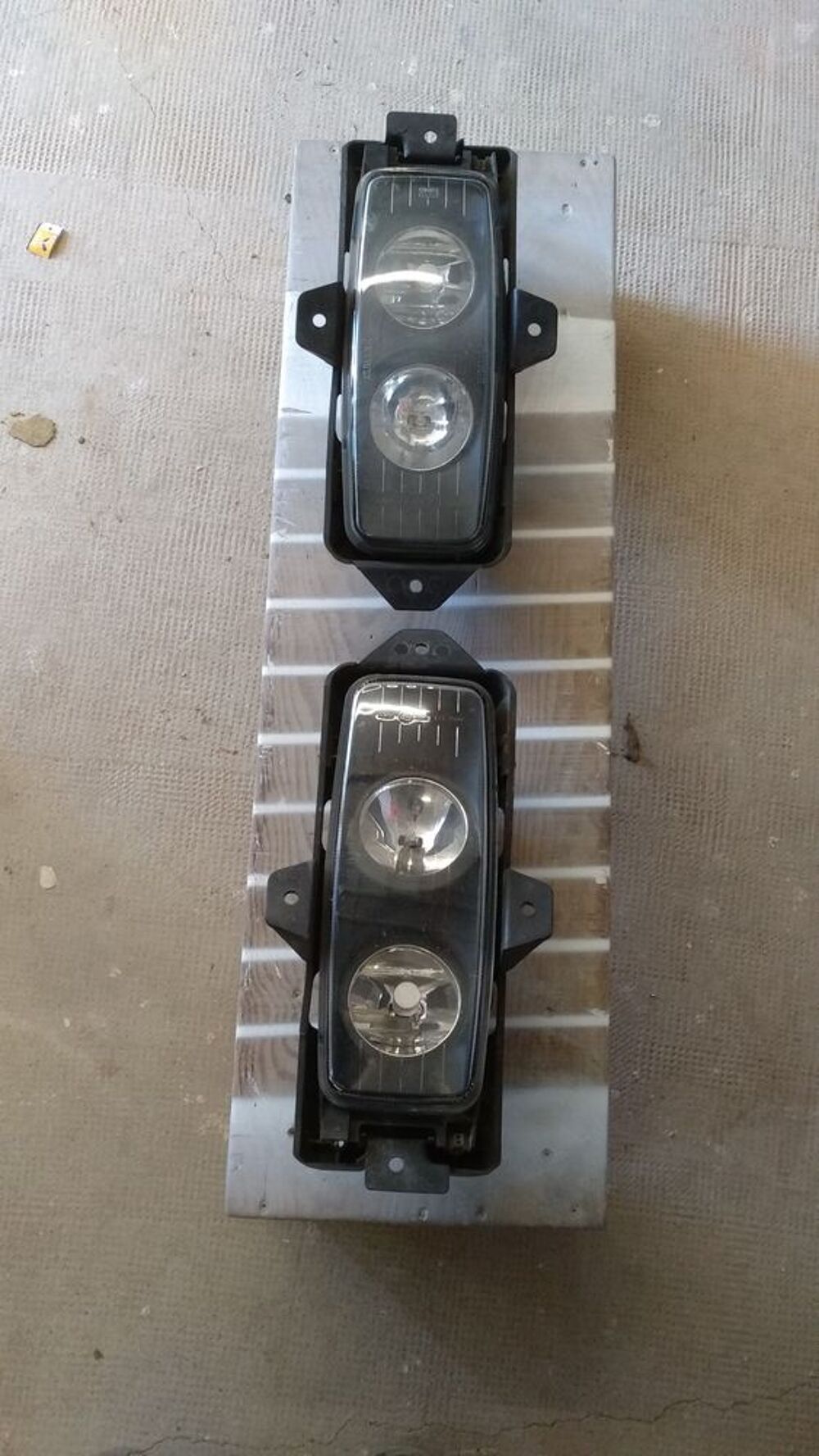 2 phares longue-port&eacute; et antibrouillard pour Renault Premium Bricolage