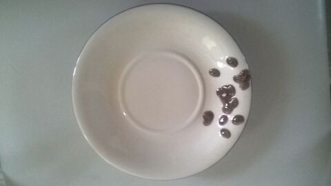 Assiette avec grain de caf� en relief
Marque CTE Design
17 10 Talange (57)