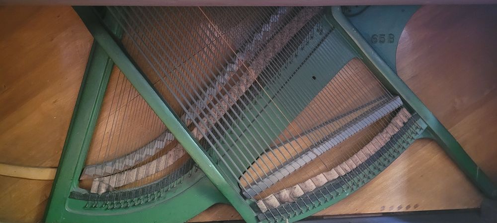 Piano droit Instruments de musique