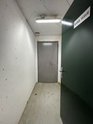  Remise / Grange � louer 1 pi�ce 25 m� Saint-maurice