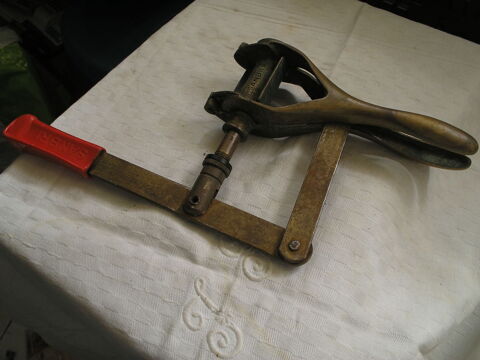 BOUCHE BOUTEILLE  sanbry   15 Le Tremblay-sur-Mauldre (78)