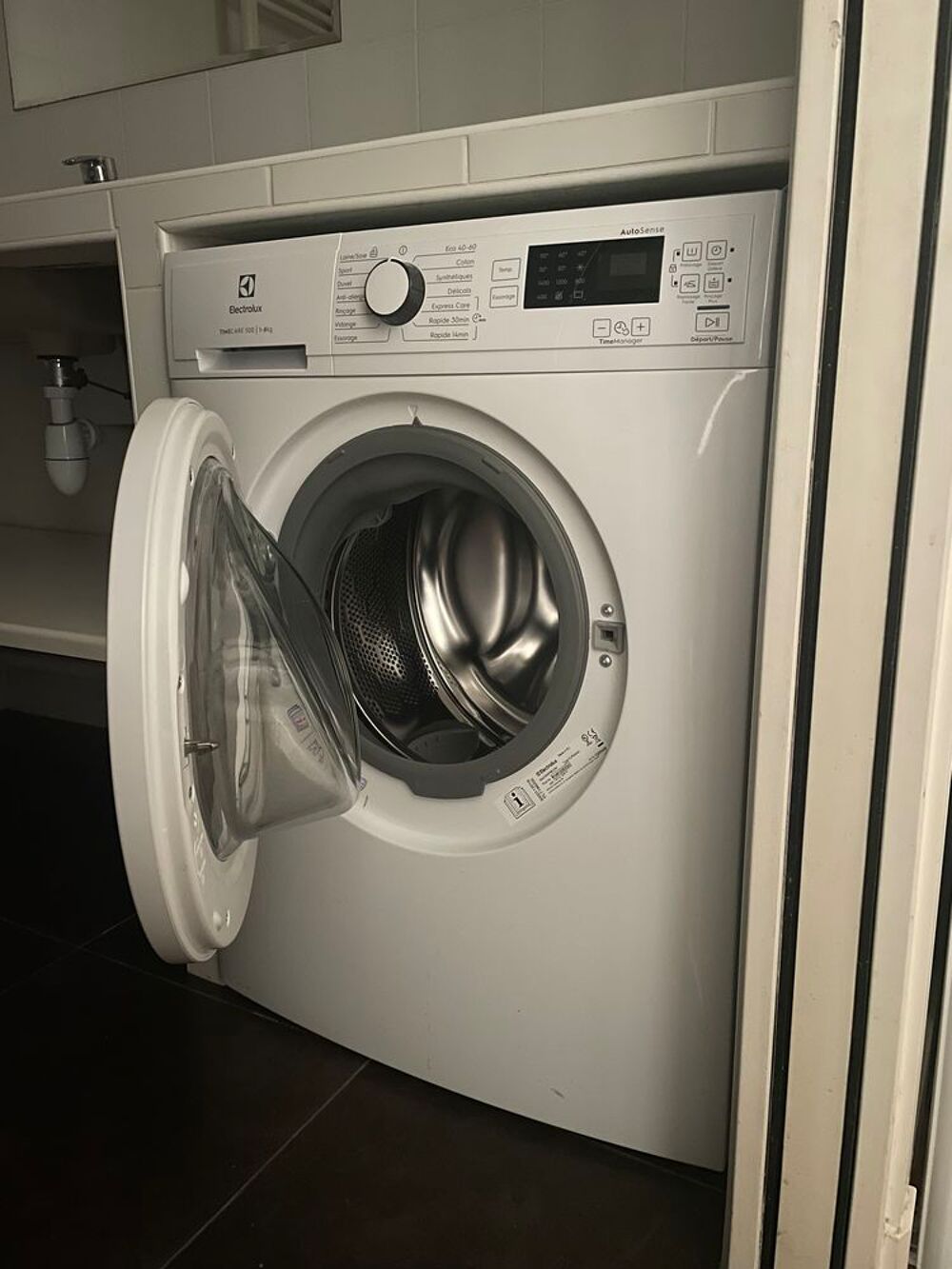 Machine &agrave; laver Electrolux - 8kg
Electroménager