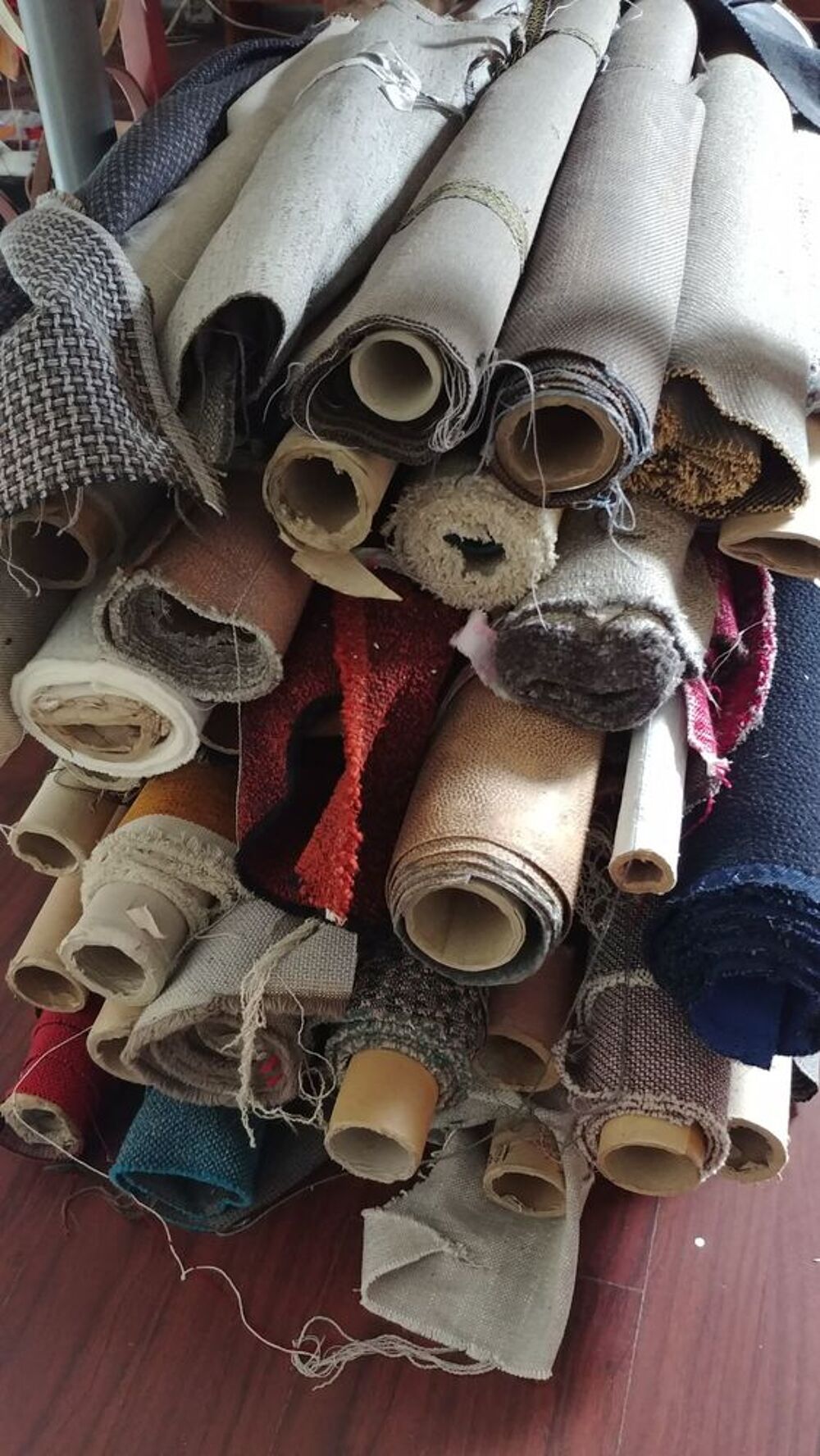 Tissus, cuir d'ameublement et ustensiles de couture Décoration