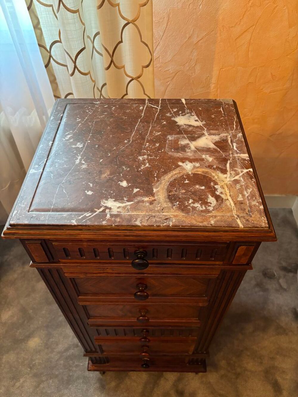 Chiffonnier sur roulette style Louis Philippe, ch&ecirc;ne massif Meubles