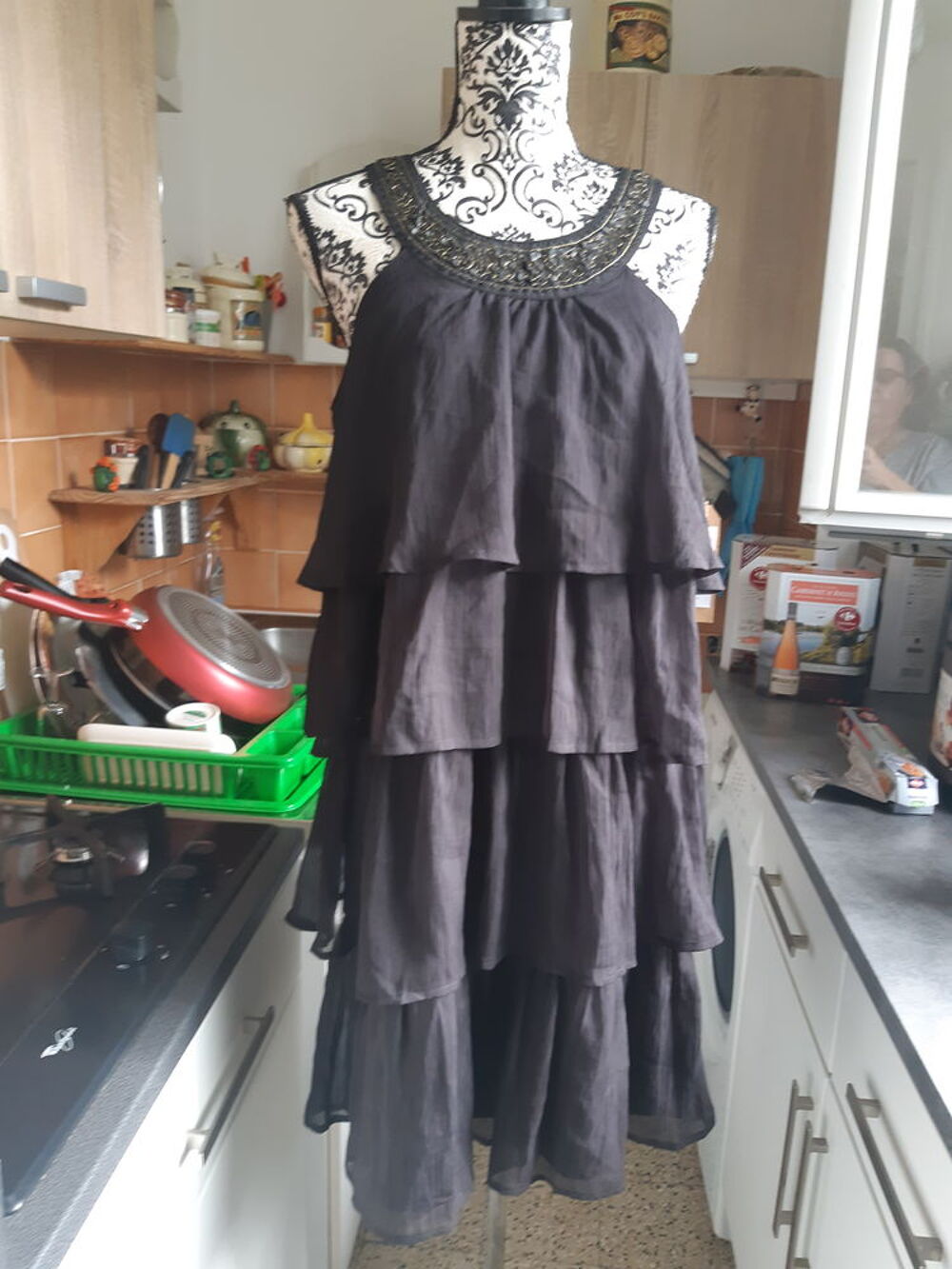  robe a volants noire NEUVE &eacute;tiquett&eacute;e, BONOBO JEANS T42 Vêtements