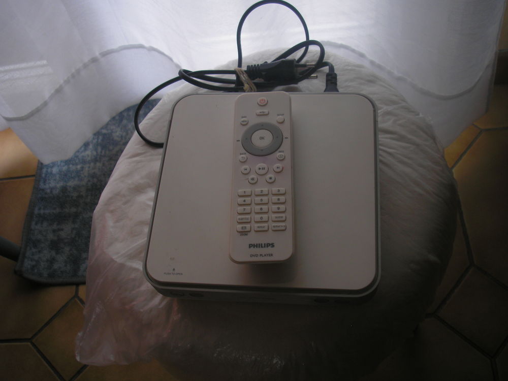 LECTEUR CD PHILIPS 
10 EUROS DVD et blu-ray