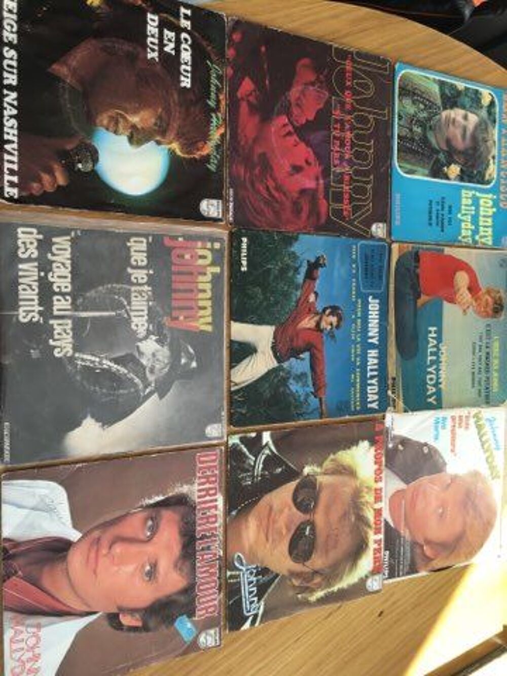 Lot de 45 tours johnny Hallyday CD et vinyles