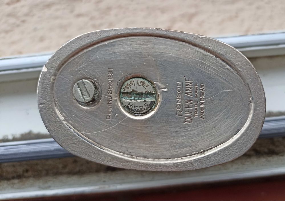 briquet Ronson Queen Anne 