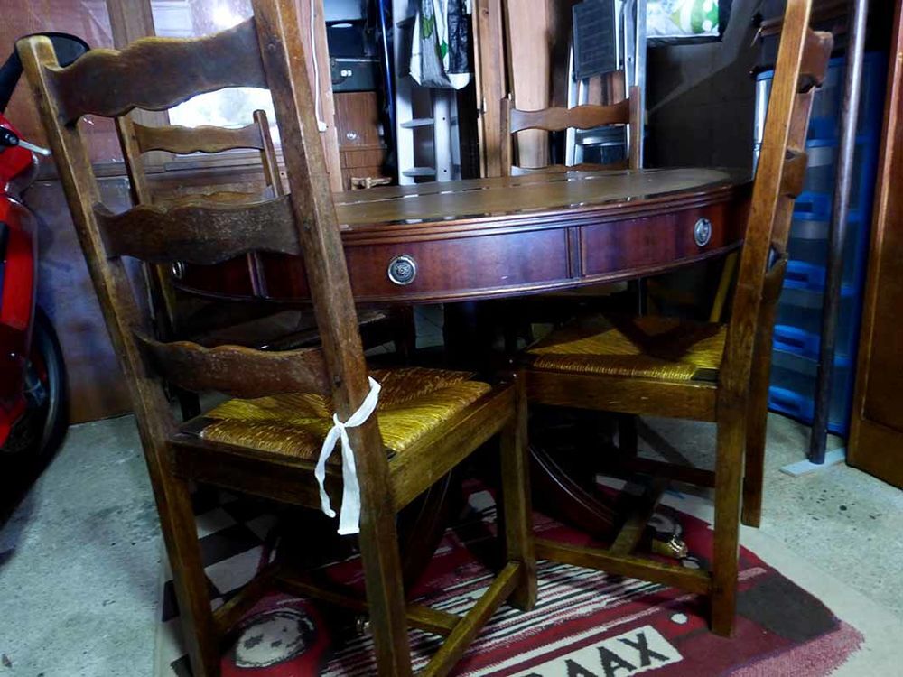 Table ronde dessus cuis Meubles