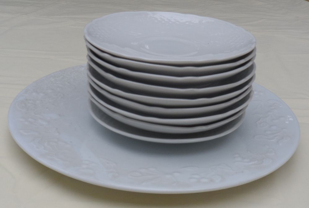 Ensemble petites assiettes+1 plat vintages neufs
Cuisine