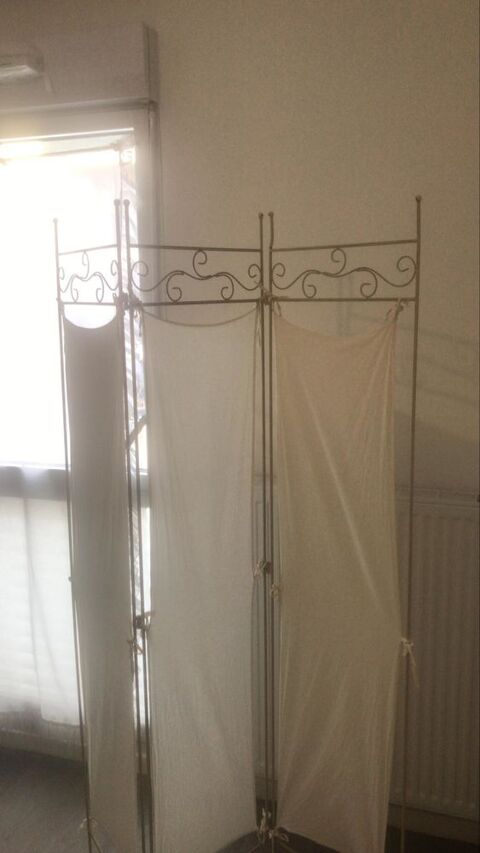 Paravent fer forg� blanc  25 euros 25 Metz (57)