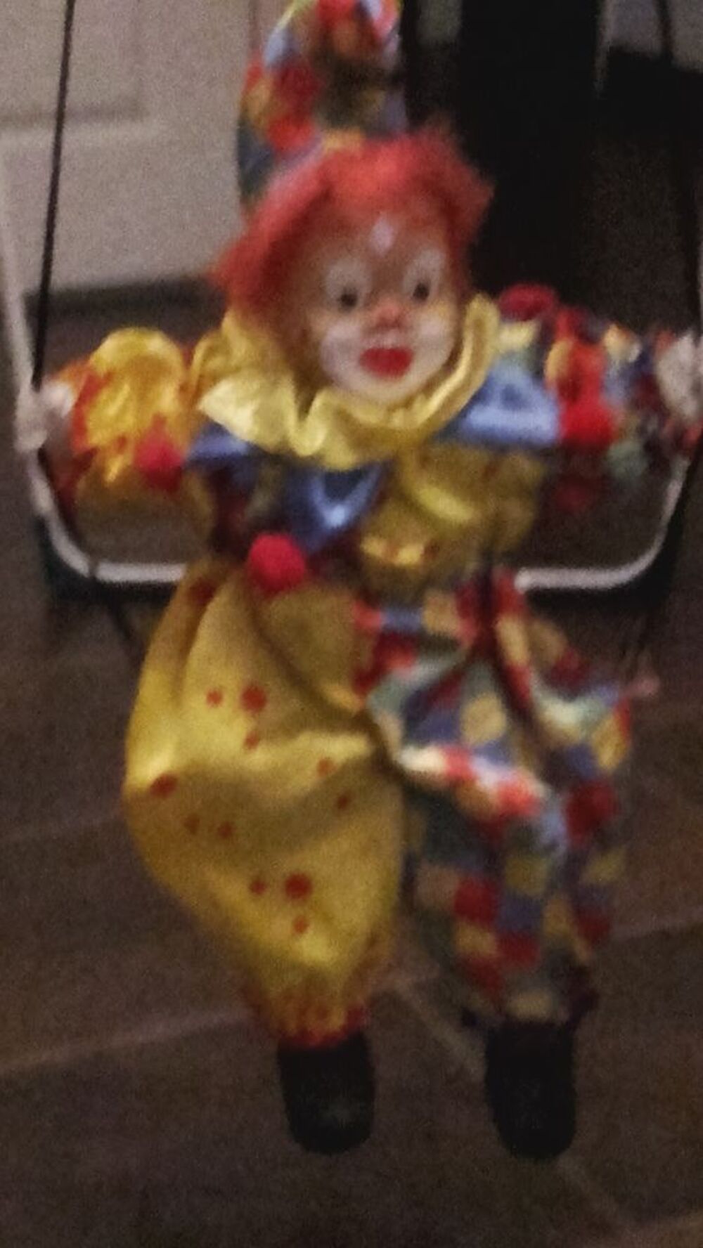 Lot de clowns balan&ccedil;oire. Décoration