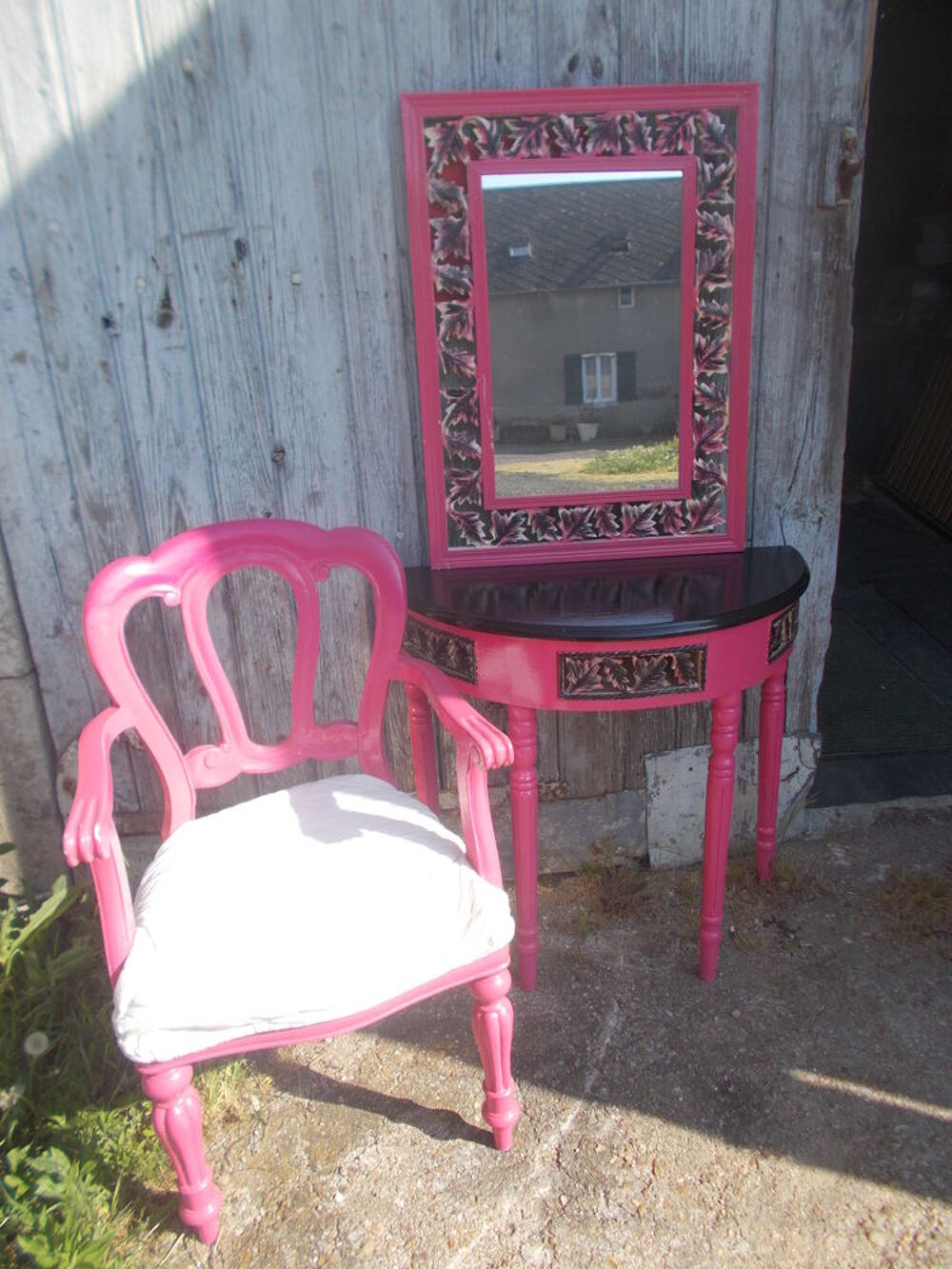 coiffeuse noir et rose faire prix Photos/Video/TV