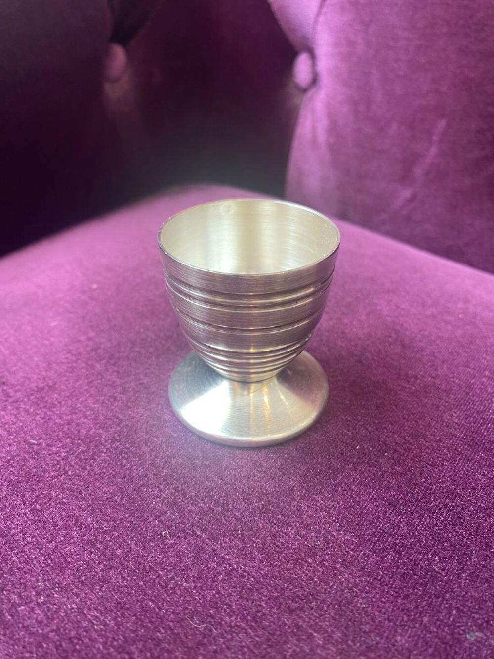 Coquetier avec rayons 