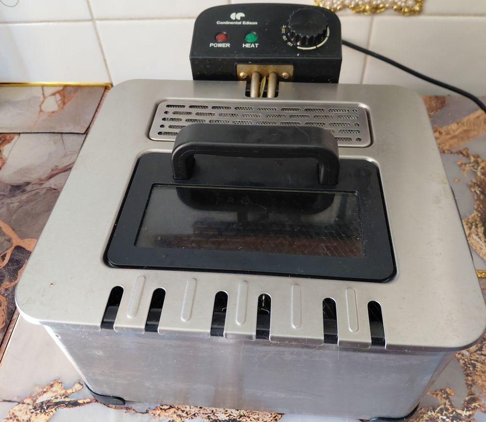 Friteuse &eacute;lectrique Continental Edison Electroménager