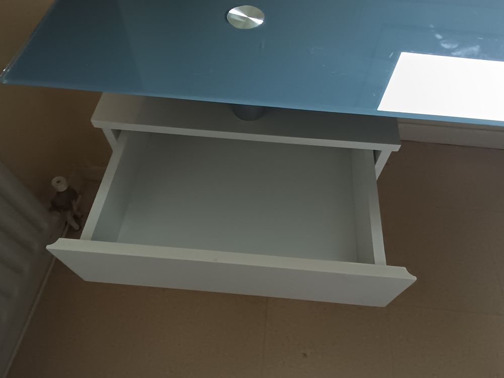 Tr&egrave;s beau bureau moderne Meubles