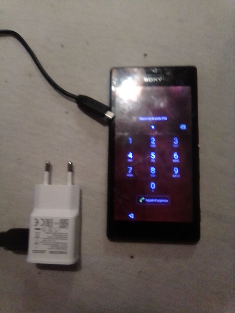 Portable Sony Xperia vieux mod&egrave;le d&eacute;bloqu&eacute;. Téléphones et tablettes