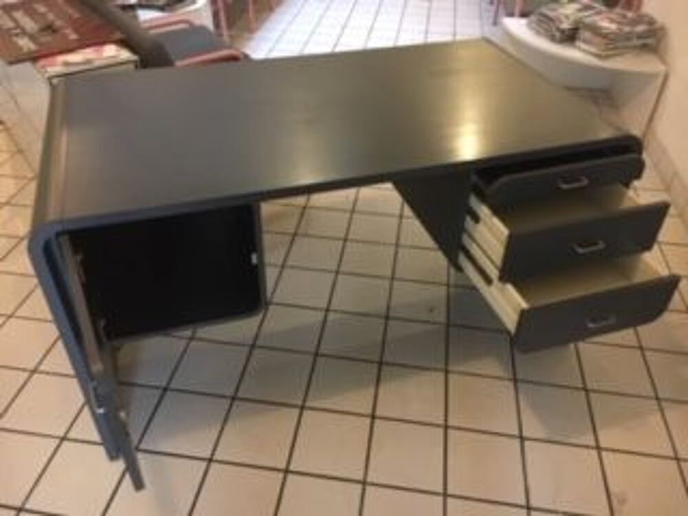 beau bureau bois , joli design , gris anthracite Meubles