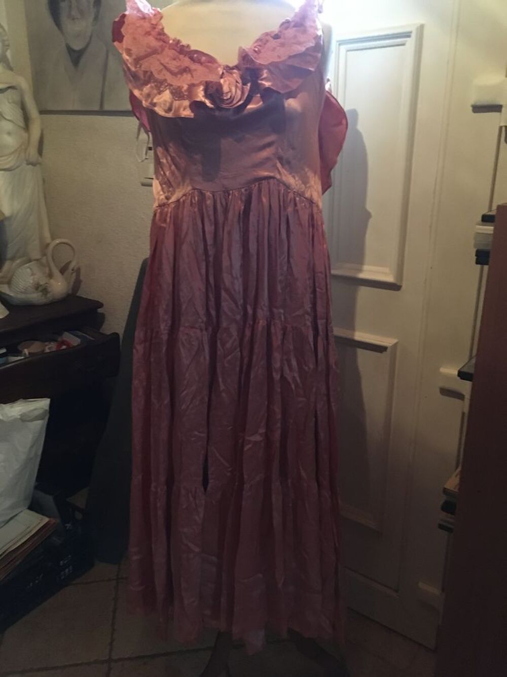 Tr&egrave;s jolie robe rose pastels avec dentelle Vêtements