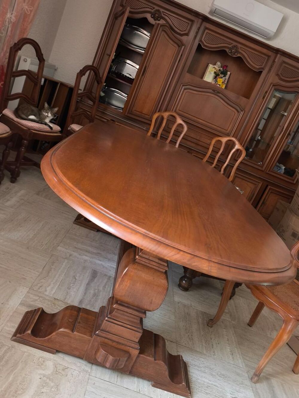 Grande table en bois massif Meubles
