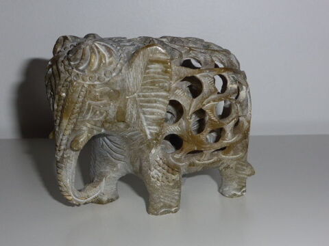 El�phant en pierre sculpt� 6 Rueil-Malmaison (92)