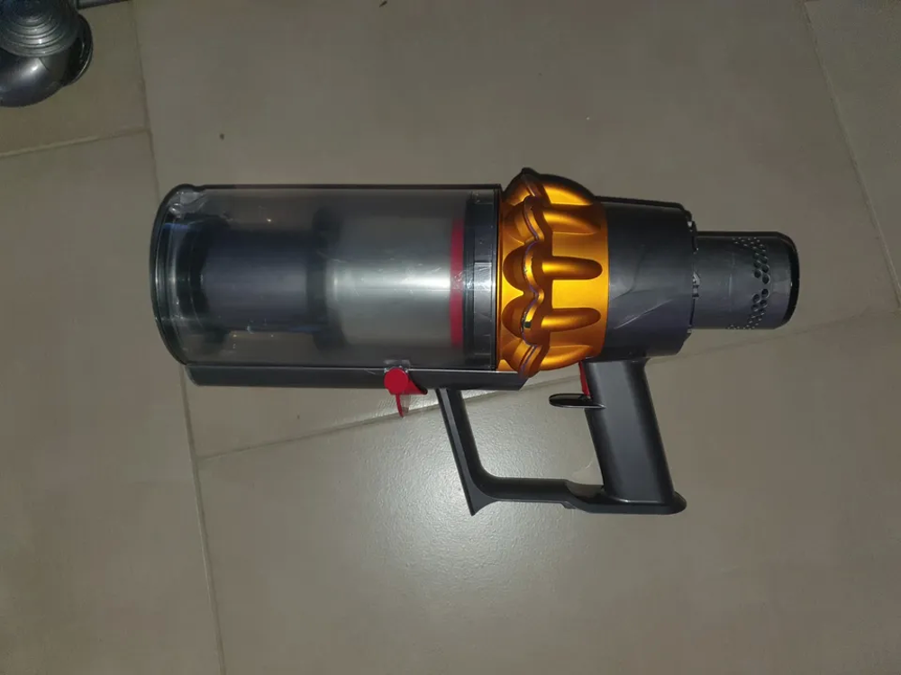 Aspirateur Dyson V15 d&eacute;tecte absolute Electroménager