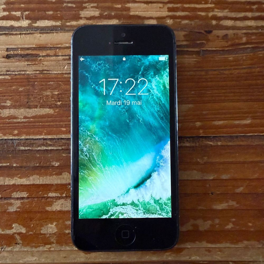 iPhone 5 - 64 Go Téléphones et tablettes
