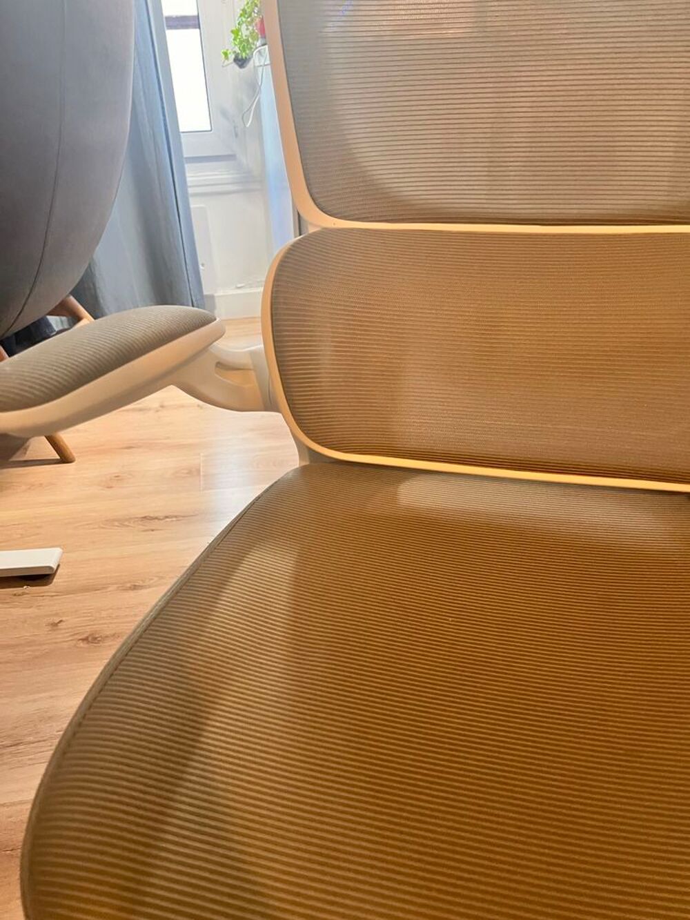Chaise de bureau ergonomique TRALT €" comme neuve Meubles