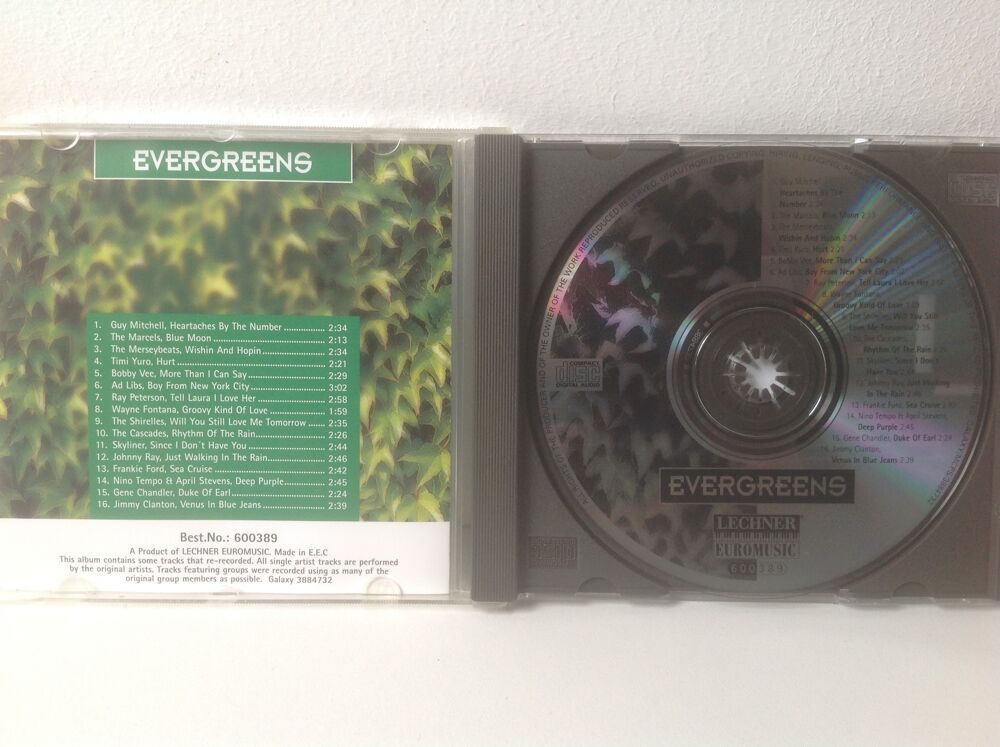 EVERGREENS VARIOUS ARTISTS Envoi Possible
CD et vinyles