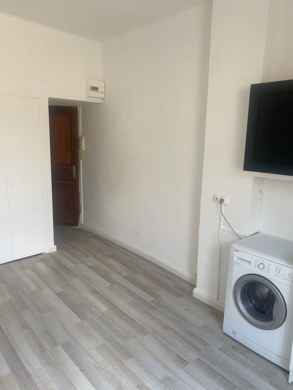 Location Appartement RIEZ (04500)
PARTICULIER STUDIO Riez