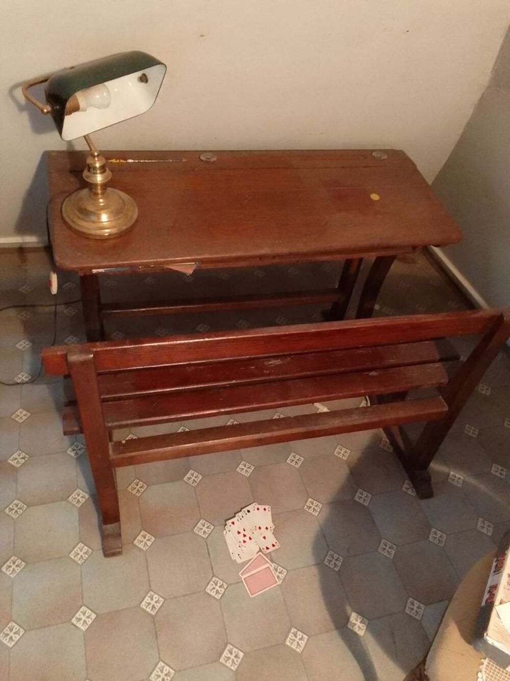 Bureau d'&eacute;colier ancien avec encriers Meubles