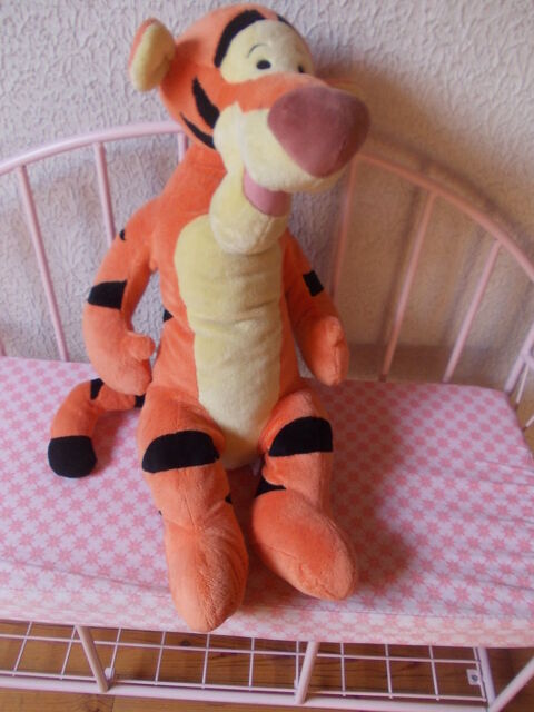 Grande peluche Tigrou 28 Thiais (94)