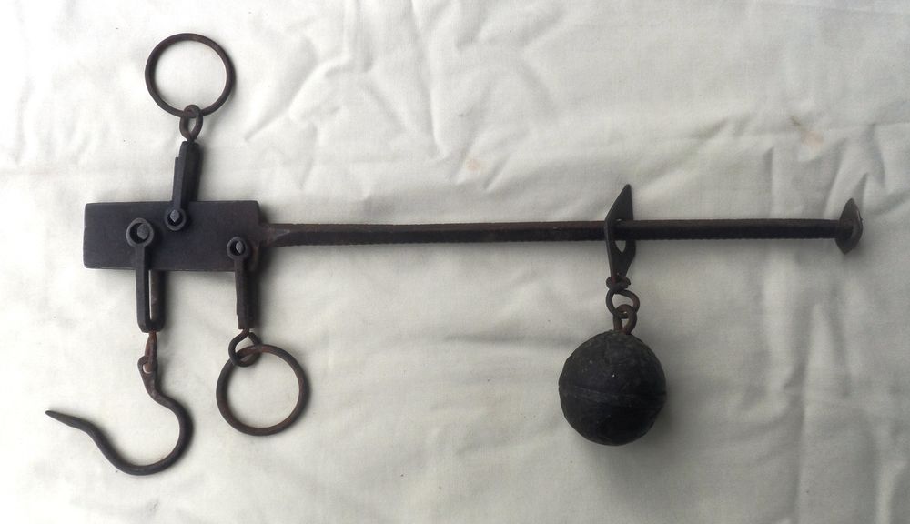 Tr&egrave;s ancienne balance Romaine 
Objet collector du 20&egrave;me 