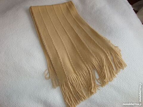 Echarpe beige � franges 3 Nimes (30)