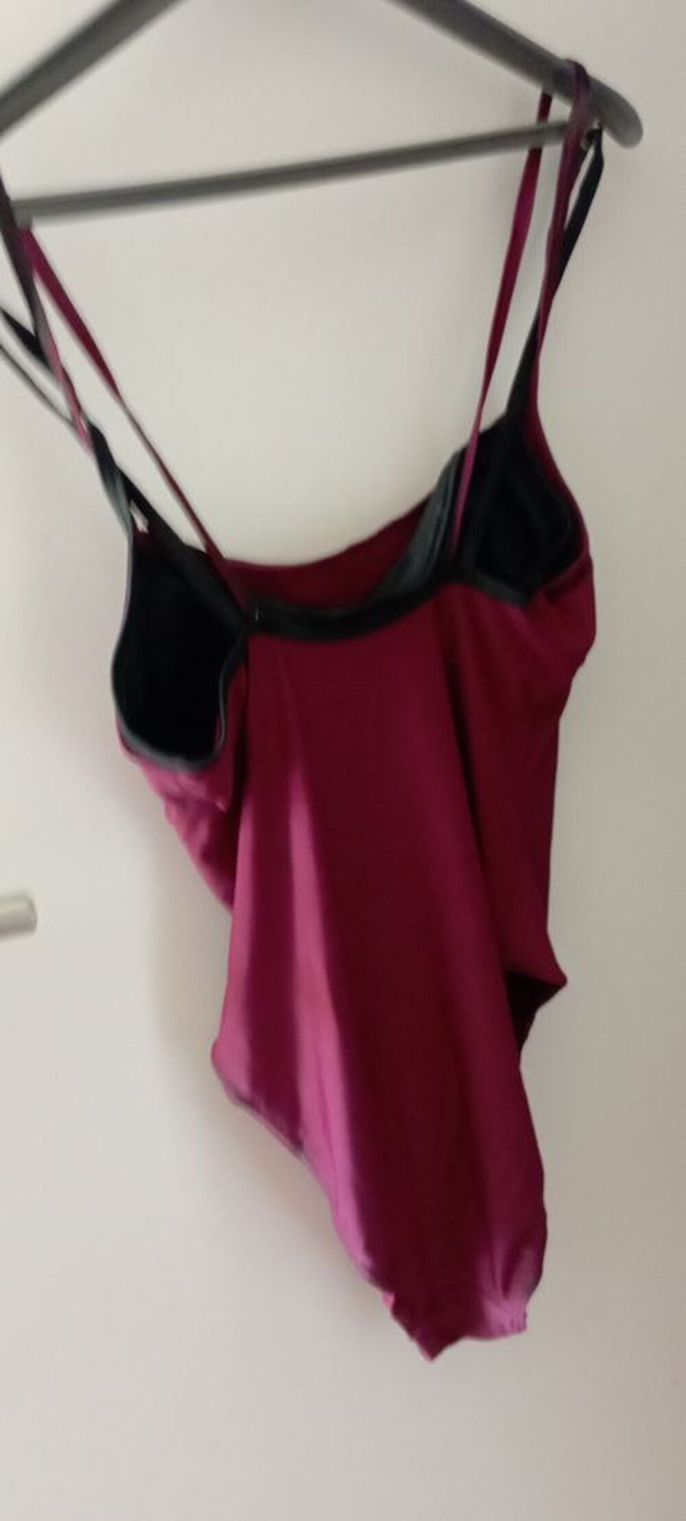 Jolis maillots de bain en tr&egrave;s bon &eacute;tat dont un neuf . Vêtements